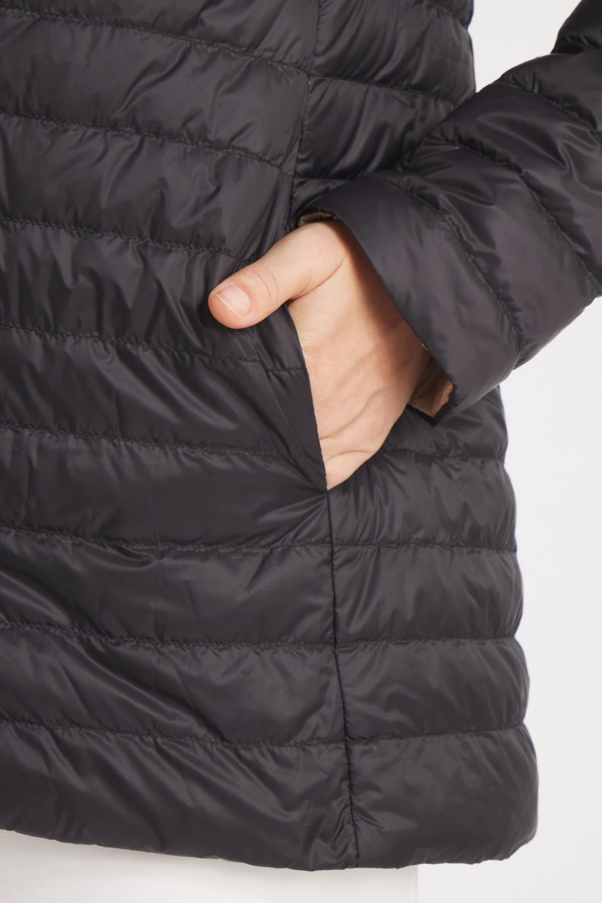 The Knightsbridge | Lightweight 2 in 1 Reversible Down Coat | Matte Black / Taupe - Image 15